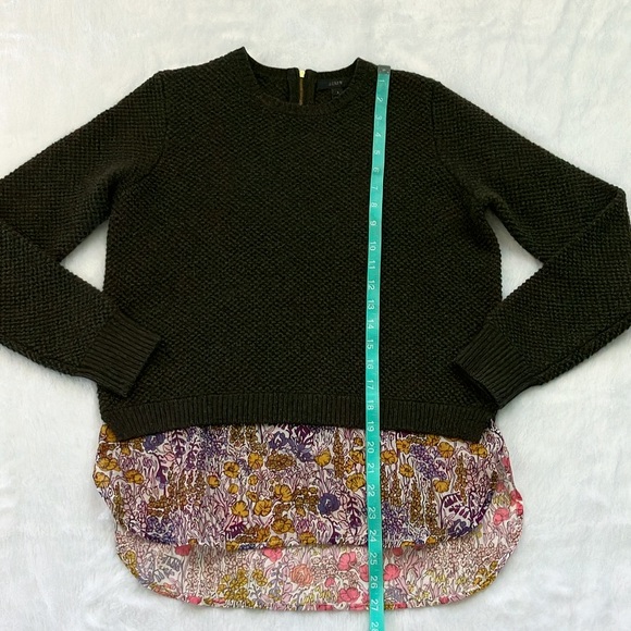 Like New J. Crew Green Knit Shirttail Sweater in Liberty Poppy Floral - Picture 4 of 7